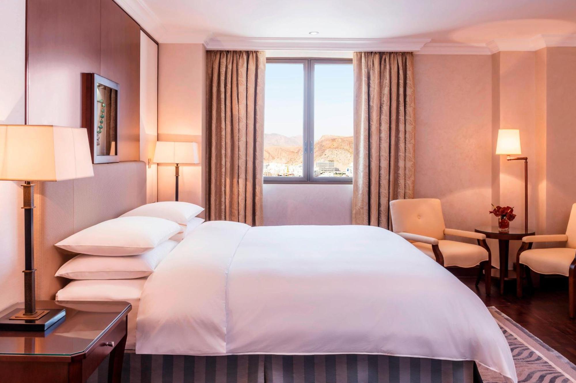โรงแรมเชอราตัน โอมาน มัสกัต ภายนอก รูปภาพ A room at the InterContinental Vienna