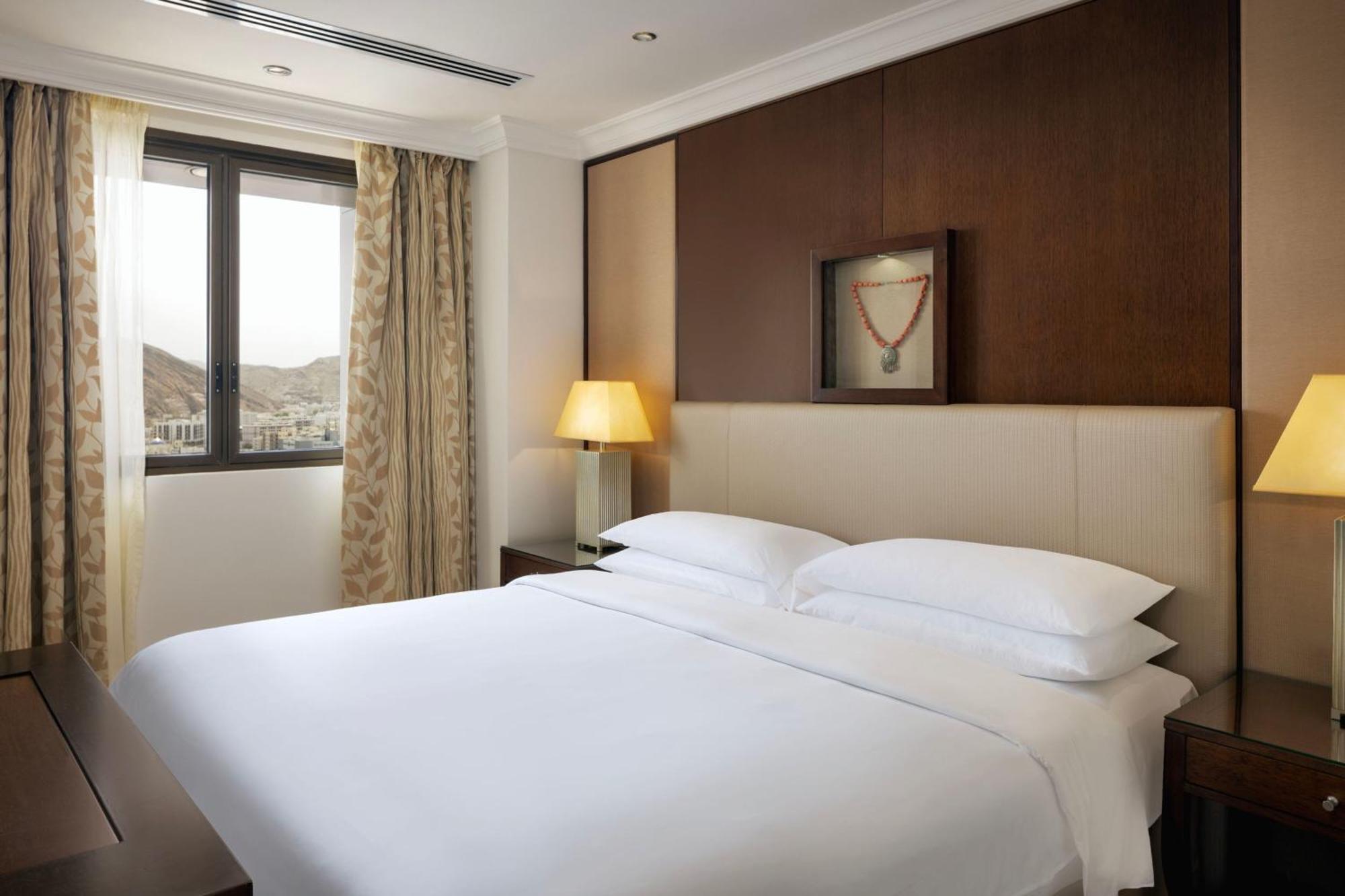 โรงแรมเชอราตัน โอมาน มัสกัต ภายนอก รูปภาพ A bedroom at the hotel