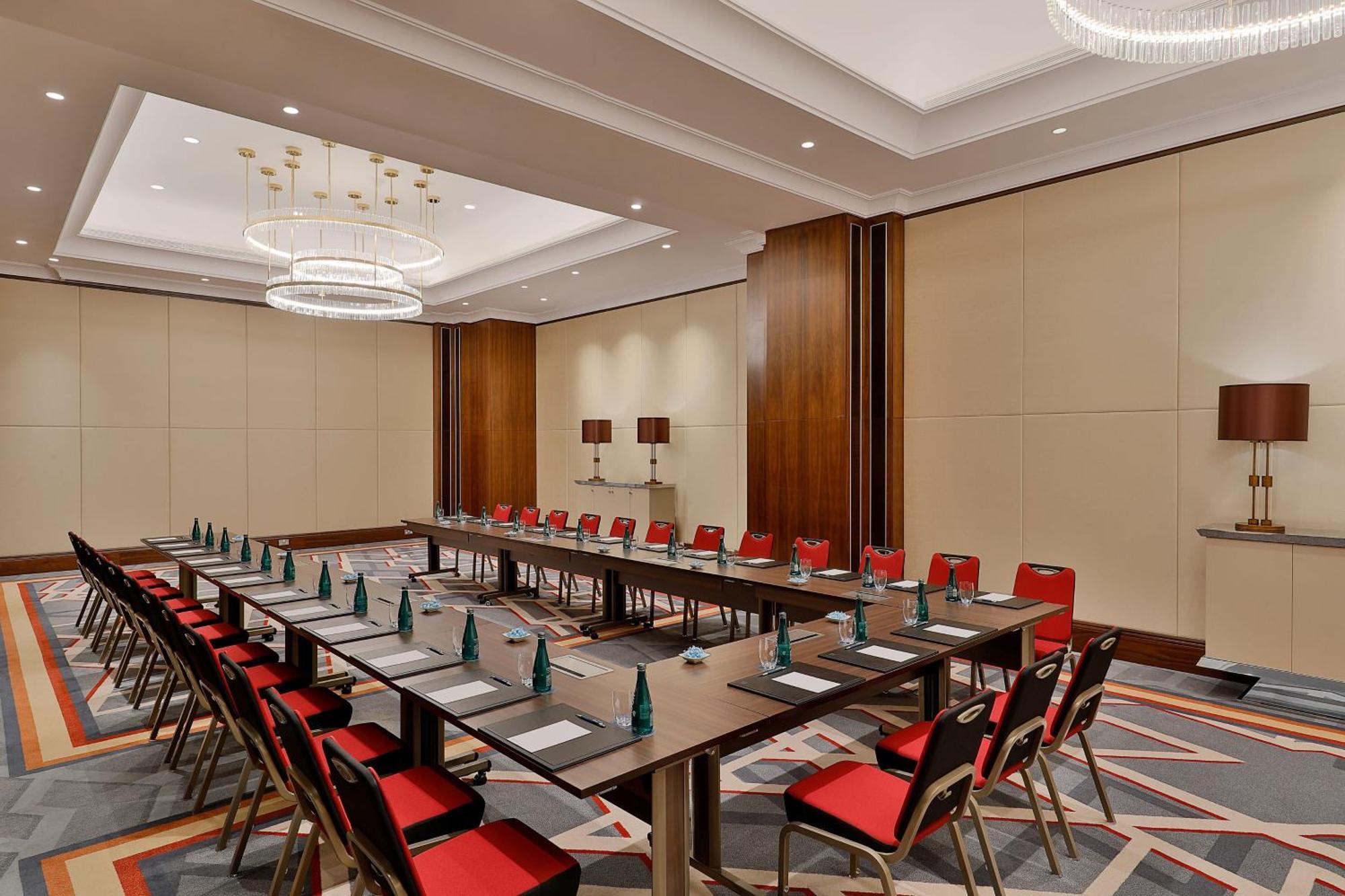 โรงแรมเชอราตัน โอมาน มัสกัต ภายนอก รูปภาพ Meeting room